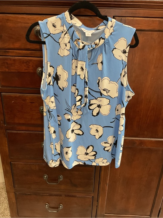 Liz Claiborne Tops - Liz Claiborne Blue Floral Tie Neck Sleeveless Blouse | XL | NWOT